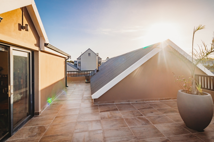 4 Bedroom Property for Sale in Kraaibosch Manor Western Cape